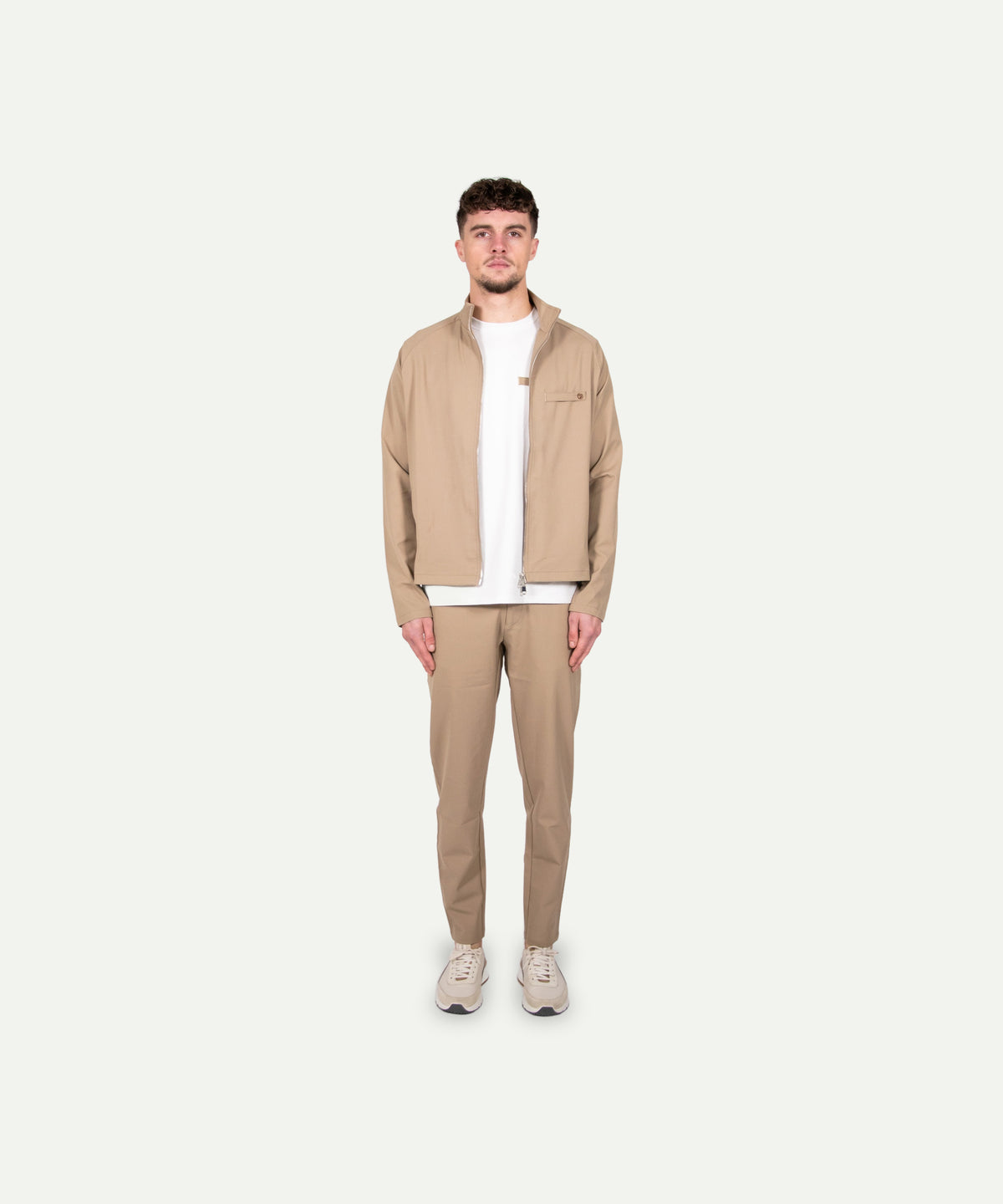 Thrivefluence TechSuits Desert Sand – premium heren-streetwear (1)