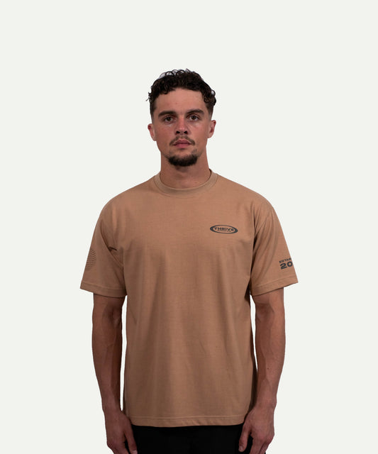 Thrivefluence Thrive Tee Camel – premium heren-streetwear (1)
